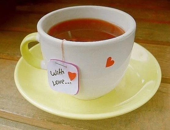 В день рождения возлюбленной можно вручить чай «С любовью»