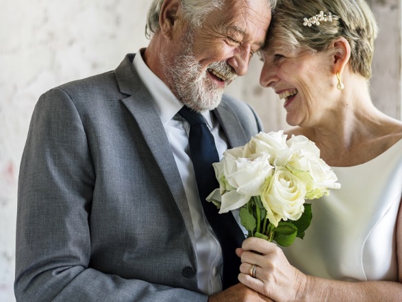 Нужно ли обременять себя браком после 50 лет